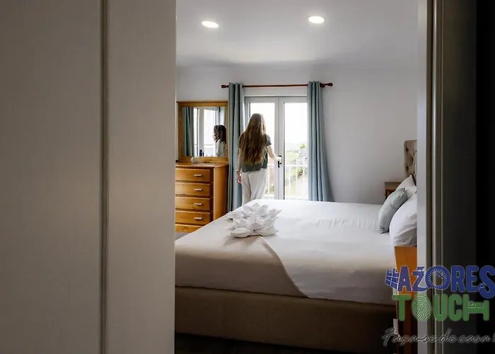 Sunset Pool House T2